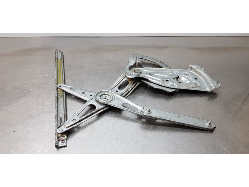 Recambio de elevalunas trasero derecho para renault scenic iii grand dynamique referencia OEM IAM 827208148R   Recambio de elevalunas trasero derecho para renault scenic iii grand dynamique referencia OEM IAM 827208148R