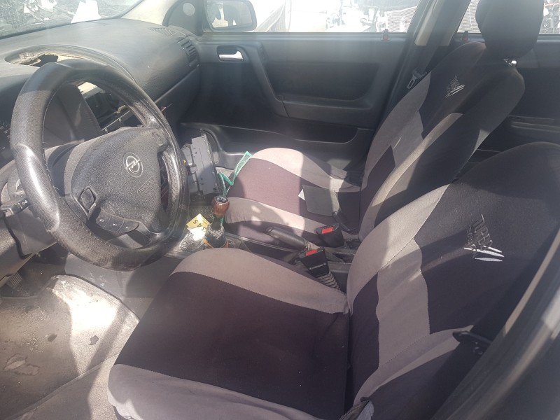 opel astra g berlina del año 2001