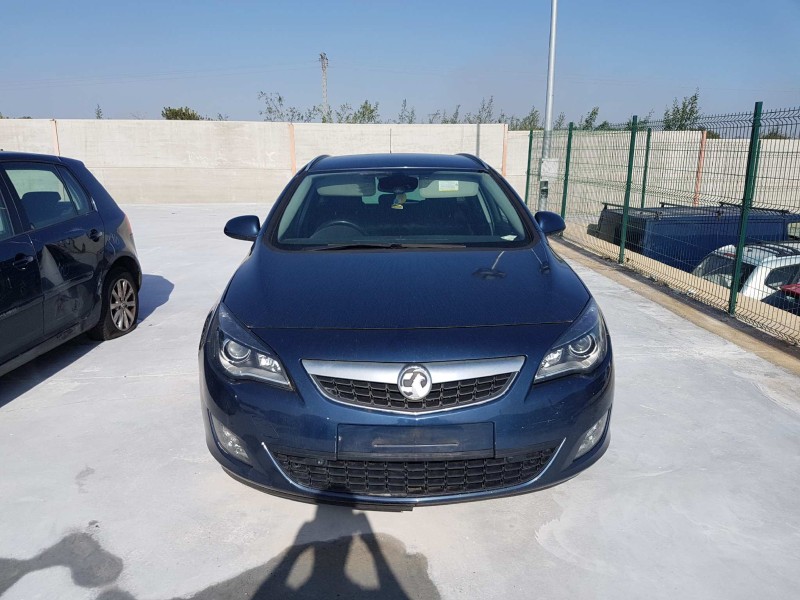 opel astra j lim. del año 2011