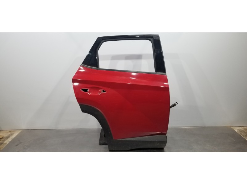 Recambio de puerta trasera derecha para hyundai tucson klass referencia OEM IAM 77004N7005  