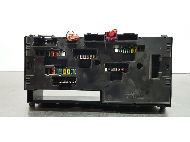 Recambio de caja reles / fusibles para bmw serie 5 lim. (f10) 520d referencia OEM IAM 61149210861   Recambio de caja reles / fusibles para bmw serie 5 lim. (f10) 520d referencia OEM IAM 61149210861