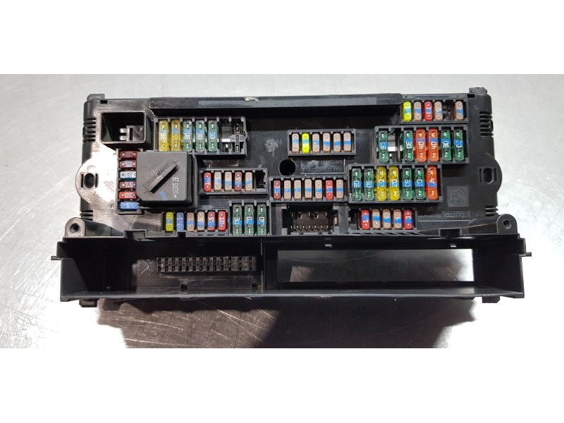 Recambio de caja reles / fusibles para bmw serie 5 lim. (f10) 520d referencia OEM IAM 61149210861   Recambio de caja reles / fusibles para bmw serie 5 lim. (f10) 520d referencia OEM IAM 61149210861
