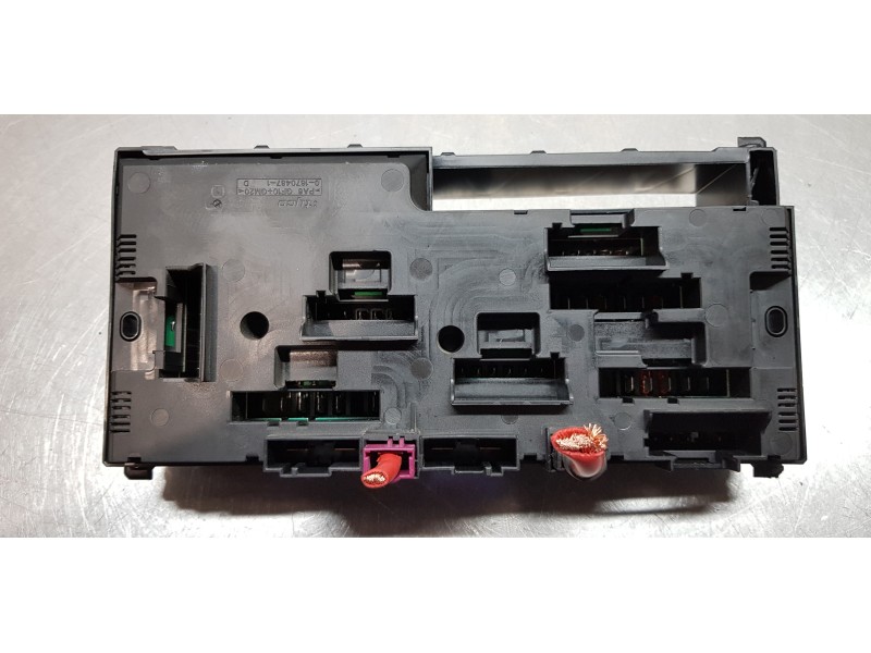 Recambio de caja reles / fusibles para bmw serie 5 lim. (f10) 520d referencia OEM IAM 61149210861   Recambio de caja reles / fusibles para bmw serie 5 lim. (f10) 520d referencia OEM IAM 61149210861