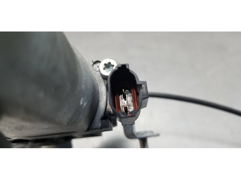 Recambio de elevalunas trasero derecho para ssangyong rodius xdi referencia OEM IAM 7334021001 8810021014 