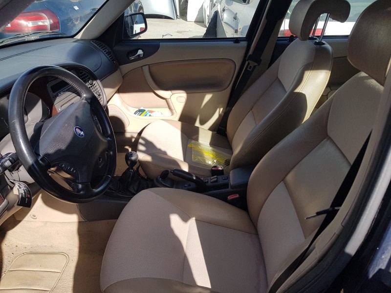 saab 9-3 berlina del año 2002