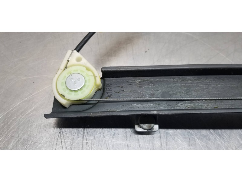 Recambio de elevalunas trasero derecho para ssangyong rodius xdi referencia OEM IAM 7334021001 8810021014 