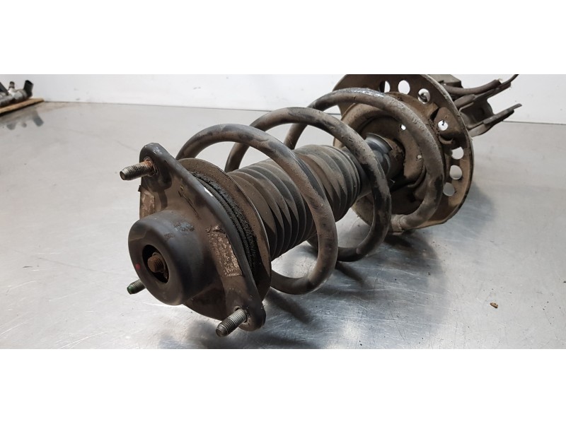 Recambio de amortiguador delantero izquierdo para hyundai i40 premium referencia OEM IAM 546513Z330  