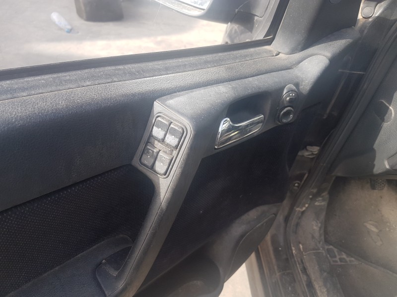 opel astra g berlina del año 2001