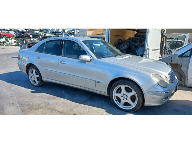 mercedes clase e (w211) berlina del año 2004
