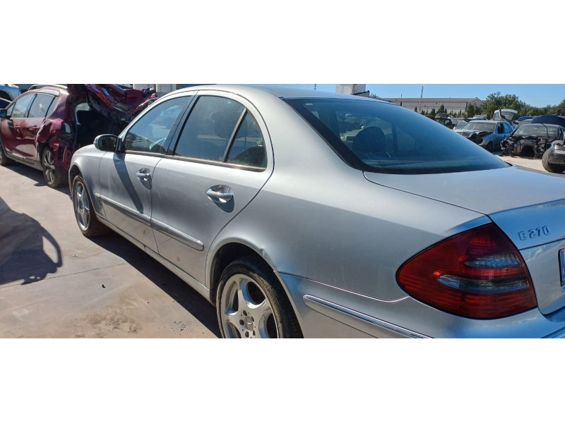 mercedes clase e (w211) berlina del año 2004