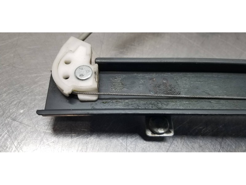 Recambio de elevalunas trasero izquierdo para ssangyong rodius xdi referencia OEM IAM 7333021001 8810021004 