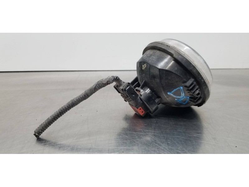 Recambio de faro antiniebla derecho para ssangyong rodius xdi referencia OEM IAM 8320221500  