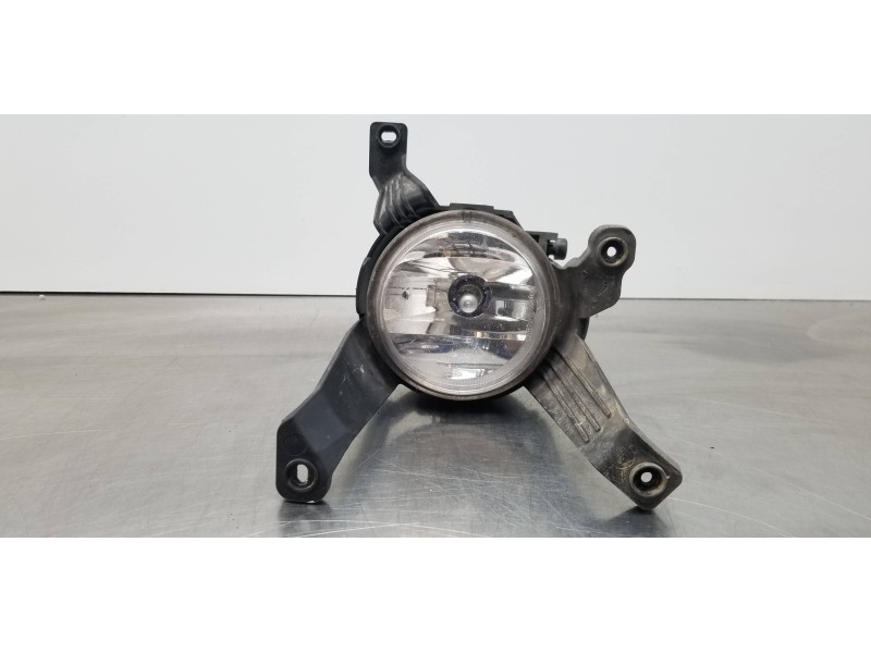 Recambio de faro antiniebla izquierdo para ssangyong rodius xdi referencia OEM IAM 8320121500  