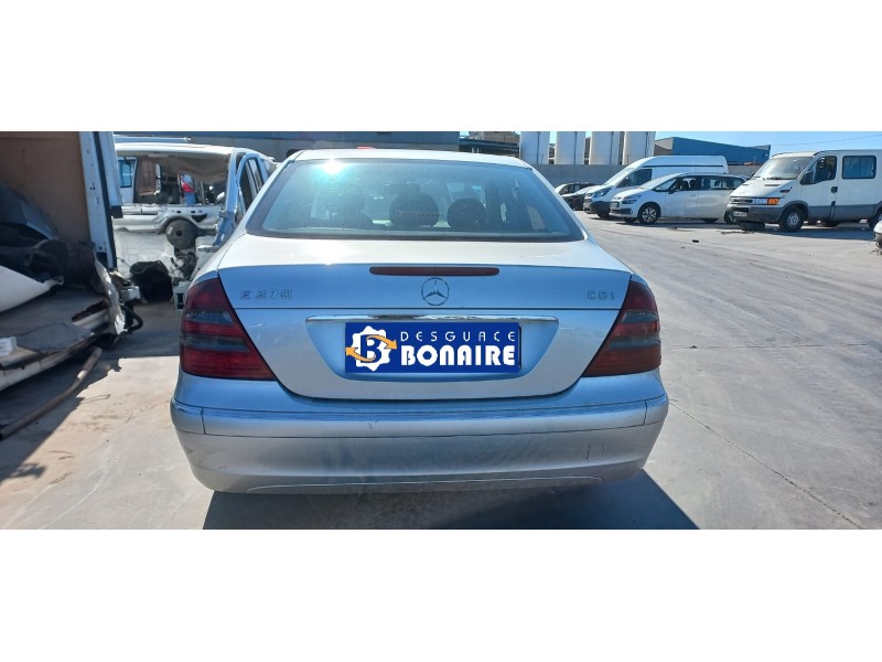 mercedes clase e (w211) berlina del año 2004