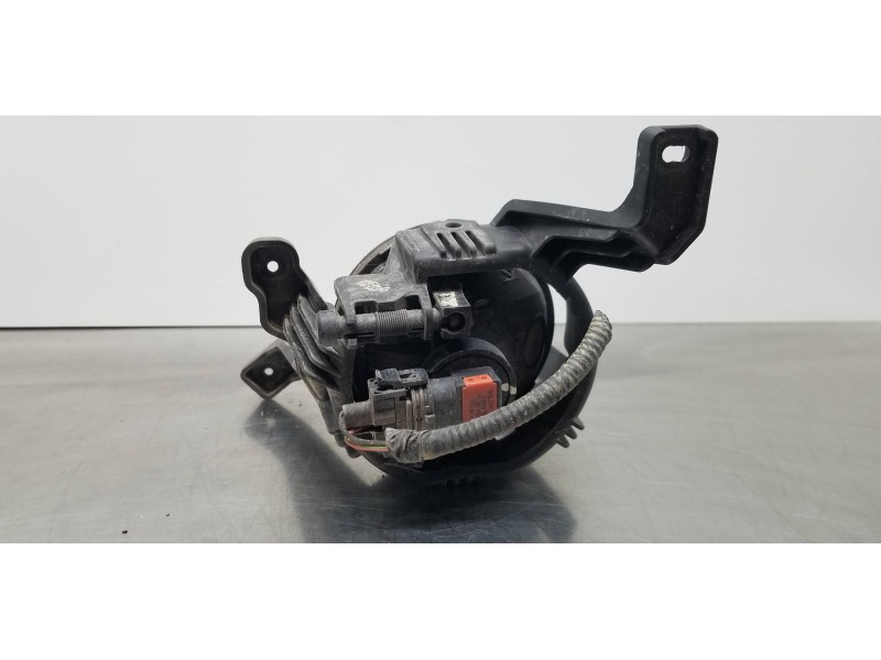 Recambio de faro antiniebla izquierdo para ssangyong rodius xdi referencia OEM IAM 8320121500  