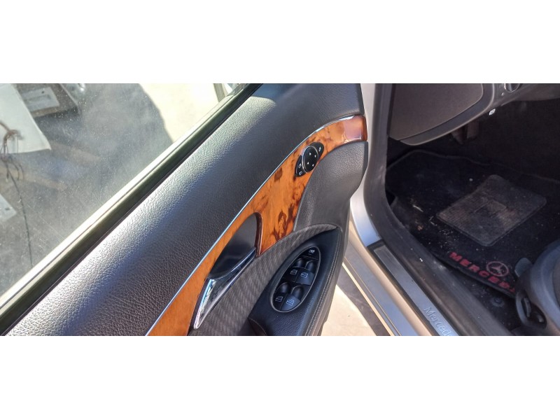 mercedes clase e (w211) berlina del año 2004