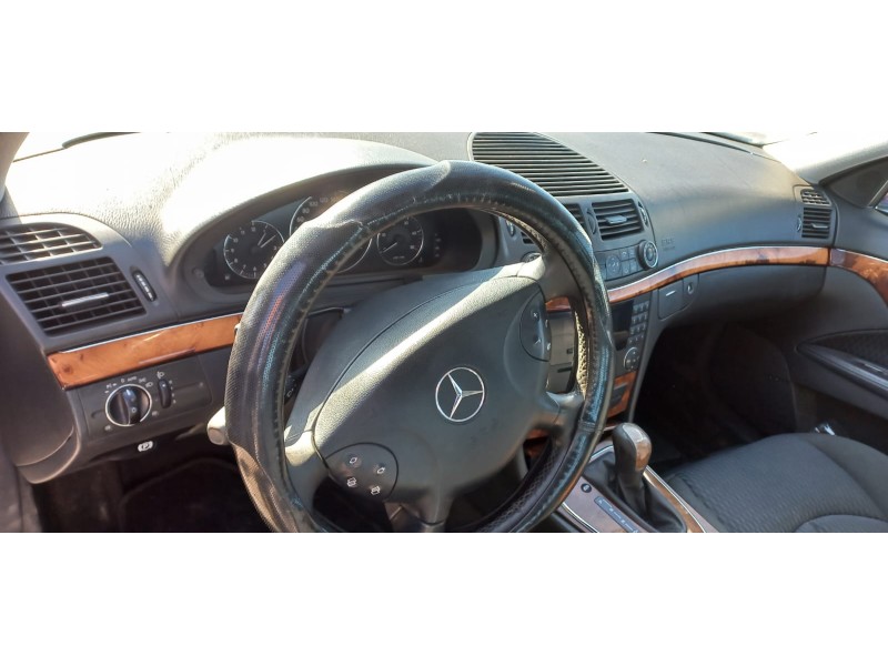 mercedes clase e (w211) berlina del año 2004