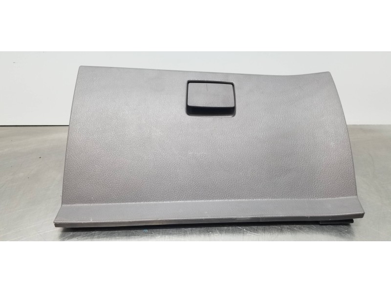 Recambio de guantera para ssangyong rodius xdi referencia OEM IAM 7770021000EAJ 7770021000 