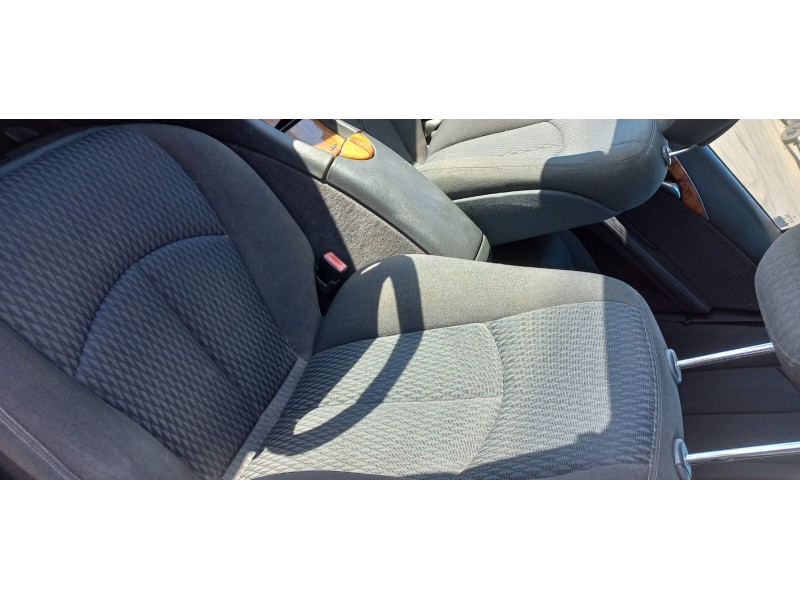 mercedes clase e (w211) berlina del año 2004