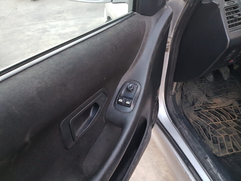 peugeot 306 berlina 3/4/5 puertas (s2) del año 2001