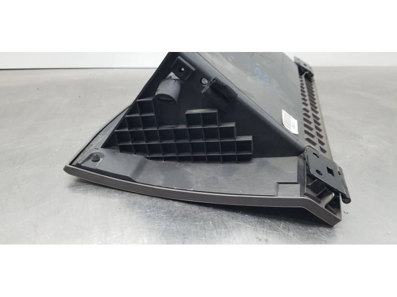 Recambio de guantera para ssangyong rodius xdi referencia OEM IAM 7770021000EAJ 7770021000 