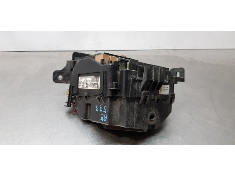 Recambio de caja reles / fusibles para hyundai i40 premium referencia OEM IAM 919513X140  