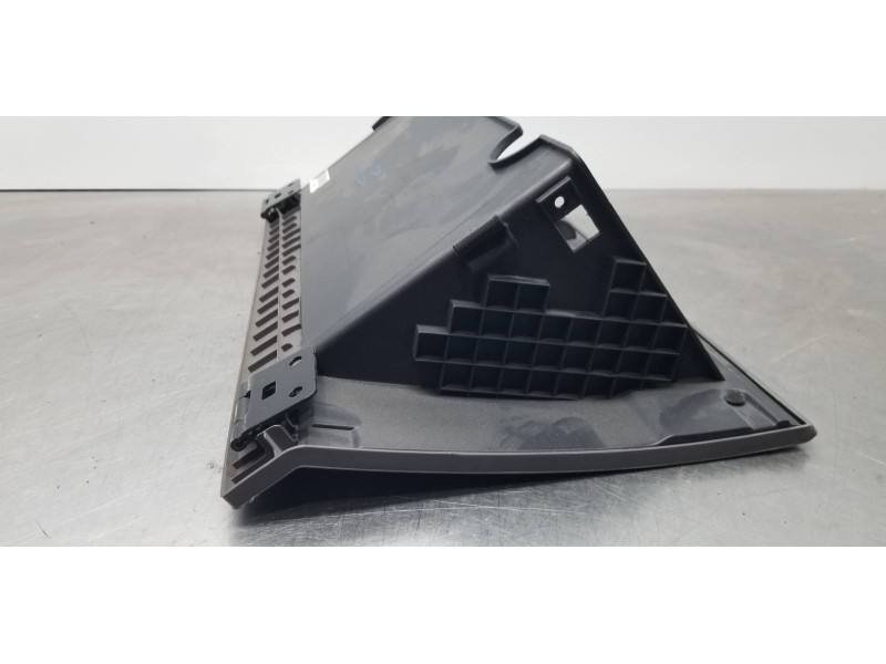 Recambio de guantera para ssangyong rodius xdi referencia OEM IAM 7770021000EAJ 7770021000 