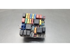 Recambio de caja reles / fusibles para fiat doblo ii cargo (263) furgón basis maxi referencia OEM IAM 51867698