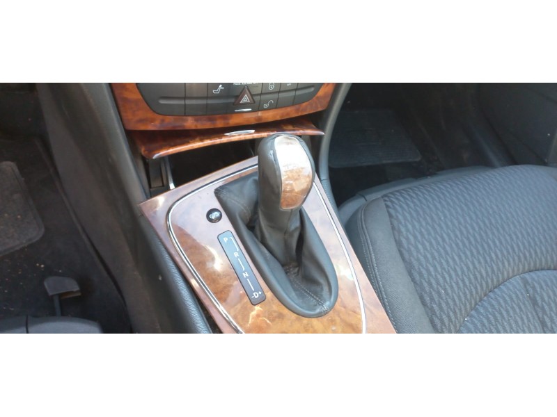 mercedes clase e (w211) berlina del año 2004