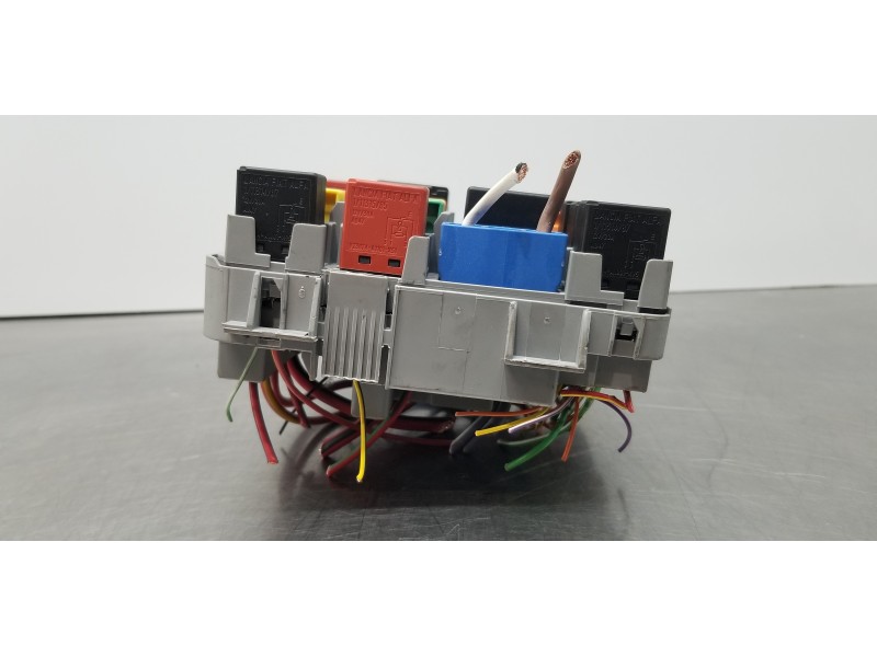 Recambio de caja reles / fusibles para fiat doblo ii cargo (263) furgón basis maxi referencia OEM IAM 51867698   Recambio de caja reles / fusibles para fiat doblo ii cargo (263) furgón basis maxi referencia OEM IAM 51867698