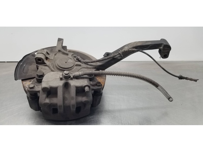 Recambio de mangueta delantera izquierda para ssangyong rodius xdi referencia OEM IAM 4121021200  