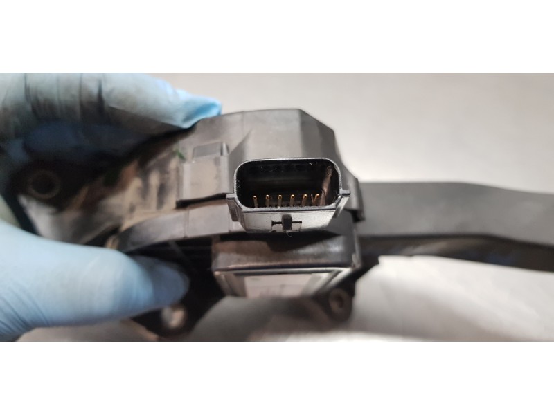 Recambio de potenciometro pedal para land rover discovery sport pure referencia OEM IAM LR061002 FK729F836AB 