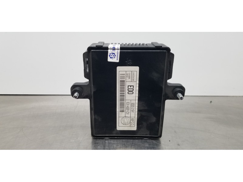 Recambio de modulo confort para ssangyong rodius xdi referencia OEM IAM 8232021541  