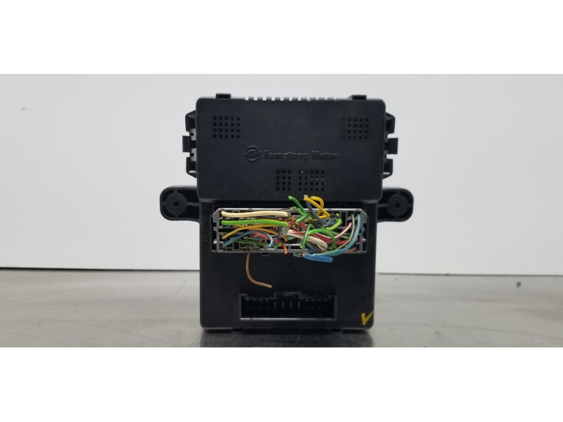 Recambio de modulo confort para ssangyong rodius xdi referencia OEM IAM 8232021541  
