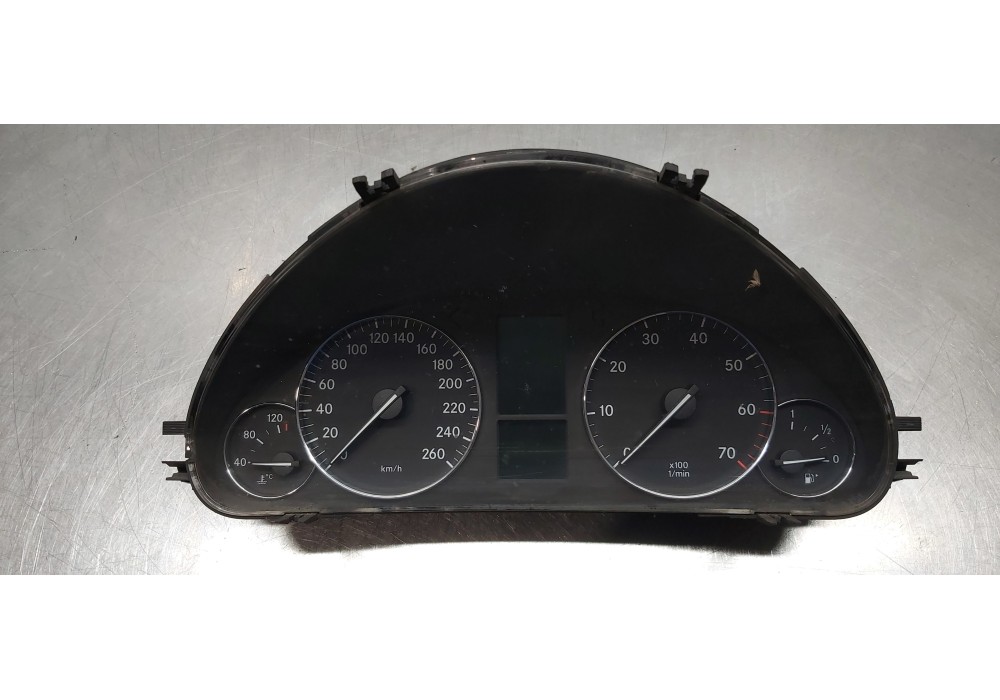 Recambio de cuadro instrumentos para mercedes clase c (w203) berlina 230 compressor (203.040) referencia OEM IAM A2035404547  