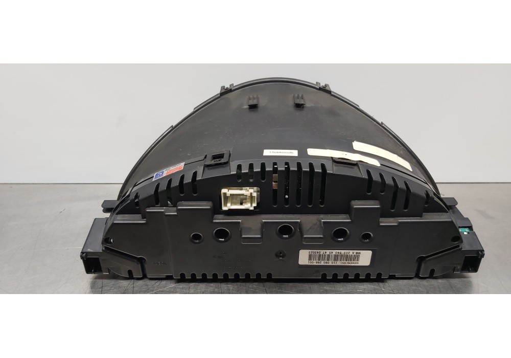 Recambio de cuadro instrumentos para mercedes clase c (w203) berlina 230 compressor (203.040) referencia OEM IAM A2035404547  