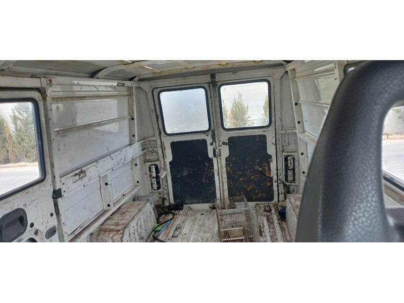 nissan trade 100 del año 1999