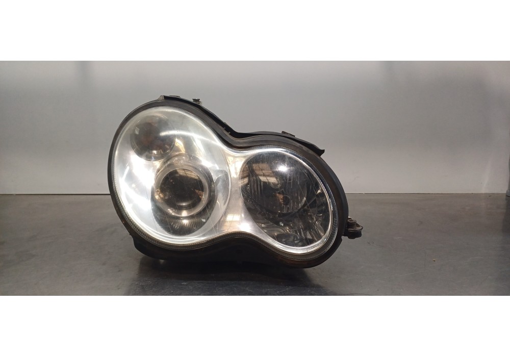 Recambio de faro derecho para mercedes clase c (w203) berlina 230 compressor (203.040) referencia OEM IAM A2038201859  