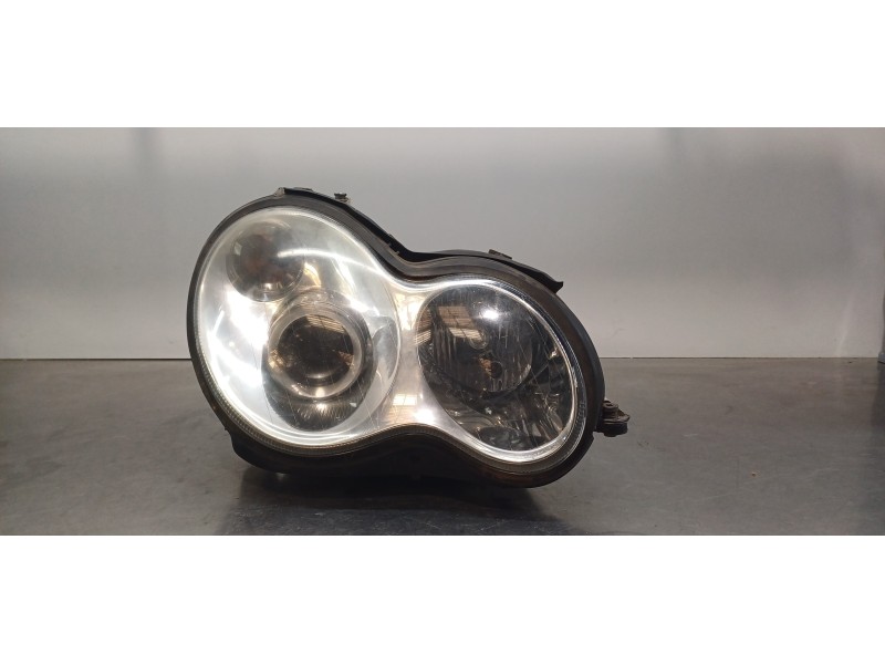 Recambio de faro derecho para mercedes clase c (w203) berlina 230 compressor (203.040) referencia OEM IAM A2038201859  