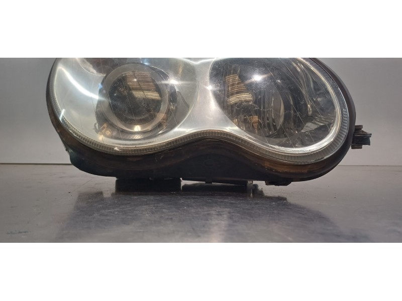 Recambio de faro derecho para mercedes clase c (w203) berlina 230 compressor (203.040) referencia OEM IAM A2038201859  