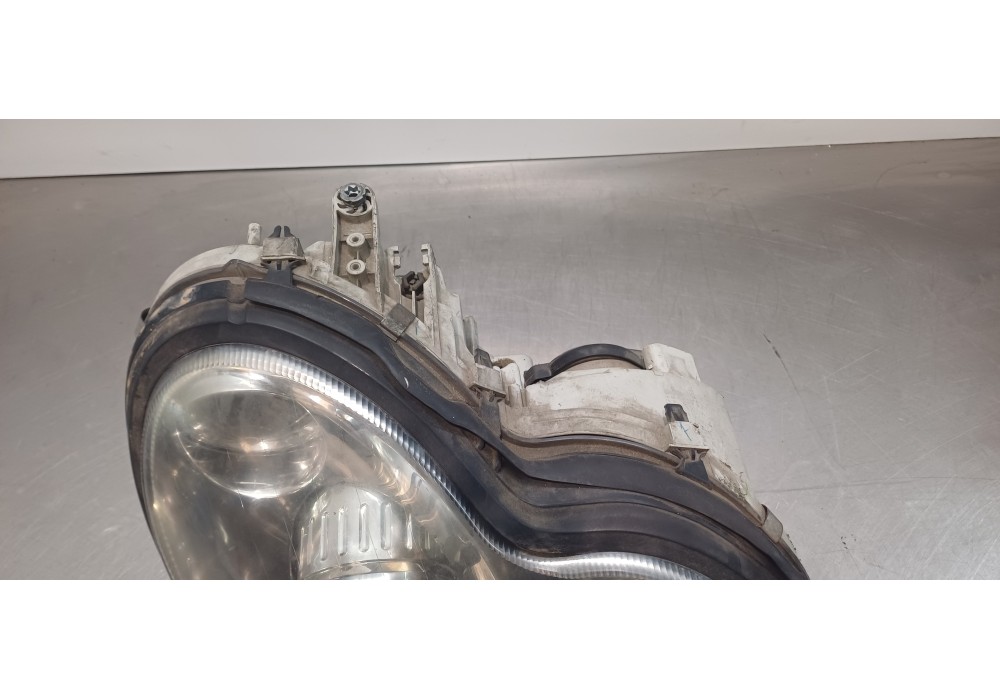 Recambio de faro derecho para mercedes clase c (w203) berlina 230 compressor (203.040) referencia OEM IAM A2038201859  