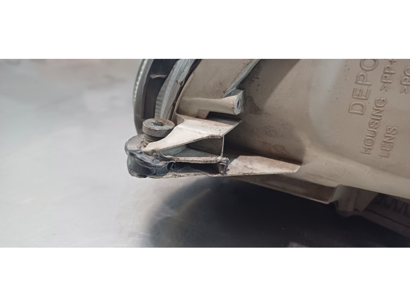 Recambio de faro derecho para mercedes clase c (w203) berlina 230 compressor (203.040) referencia OEM IAM A2038201859  
