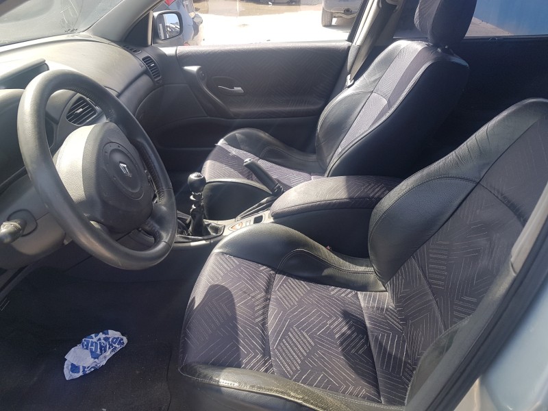 renault laguna ii (bg0) del año 2003