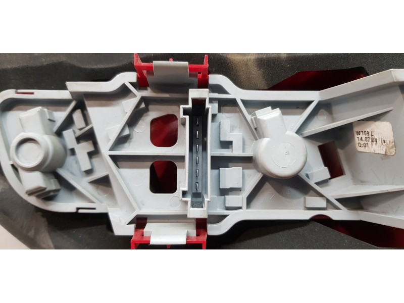 Recambio de piloto trasero izquierdo para mercedes clase a (w169) a 150 (169.031) referencia OEM IAM A1698200364  