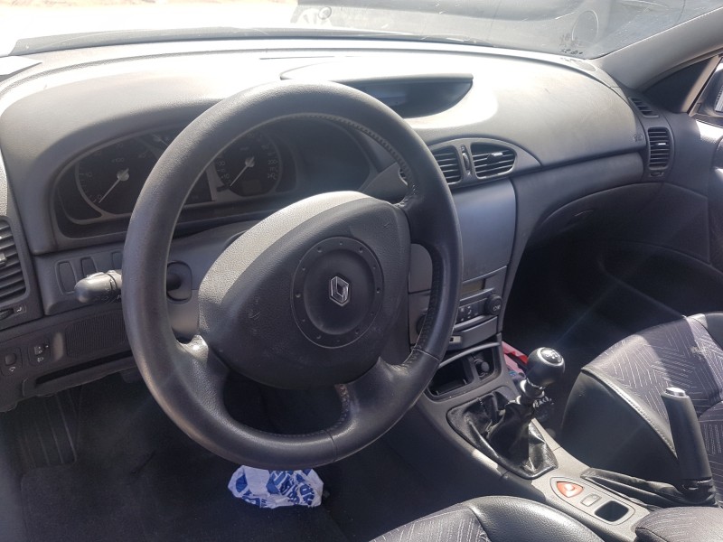 renault laguna ii (bg0) del año 2003