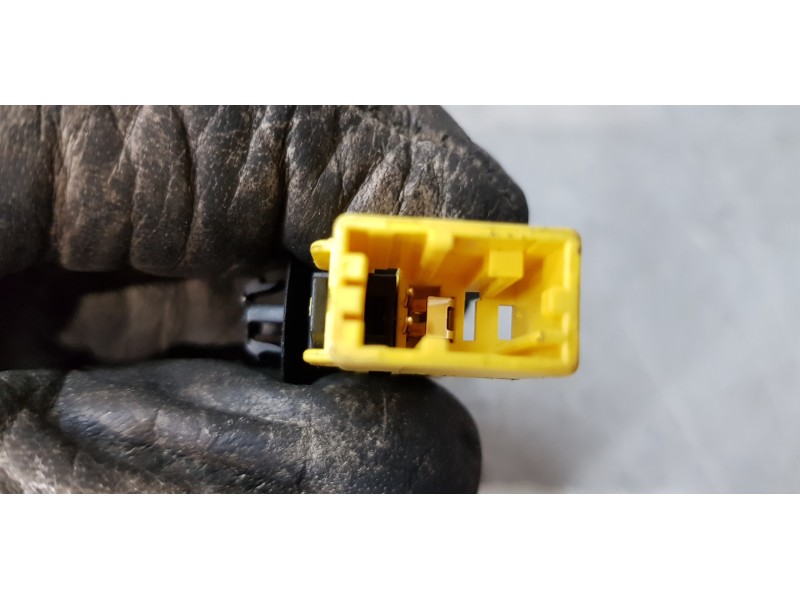 Recambio de cinturon seguridad delantero derecho para opel meriva b selective referencia OEM IAM 34040728C  