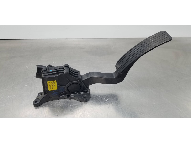 Recambio de pedal acelerador para ssangyong rodius xdi referencia OEM IAM 2055008D20  