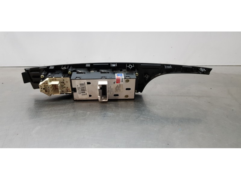 Recambio de mando elevalunas delantero izquierdo para hyundai i40 premium referencia OEM IAM 935703Z000  