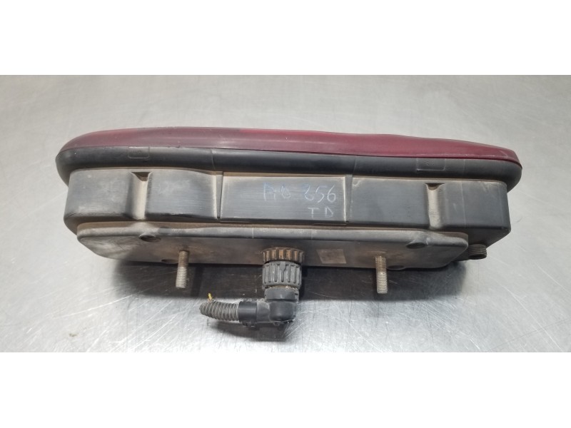 Recambio de piloto trasero derecho para nissan atleon tk356 referencia OEM IAM    Recambio de piloto trasero derecho para nissan atleon tk356 referencia OEM IAM