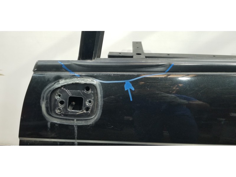 Recambio de puerta delantera izquierda para ssangyong rodius xdi referencia OEM IAM 6200321200  